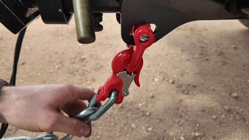 Load image into Gallery viewer, Mawby Hook Trailer Safety Chain Coupling 3.5T 13mm Throat Pair
