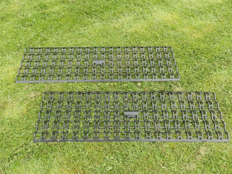 Load image into Gallery viewer, Milenco Giant Lattice Tyre Grip Pair
